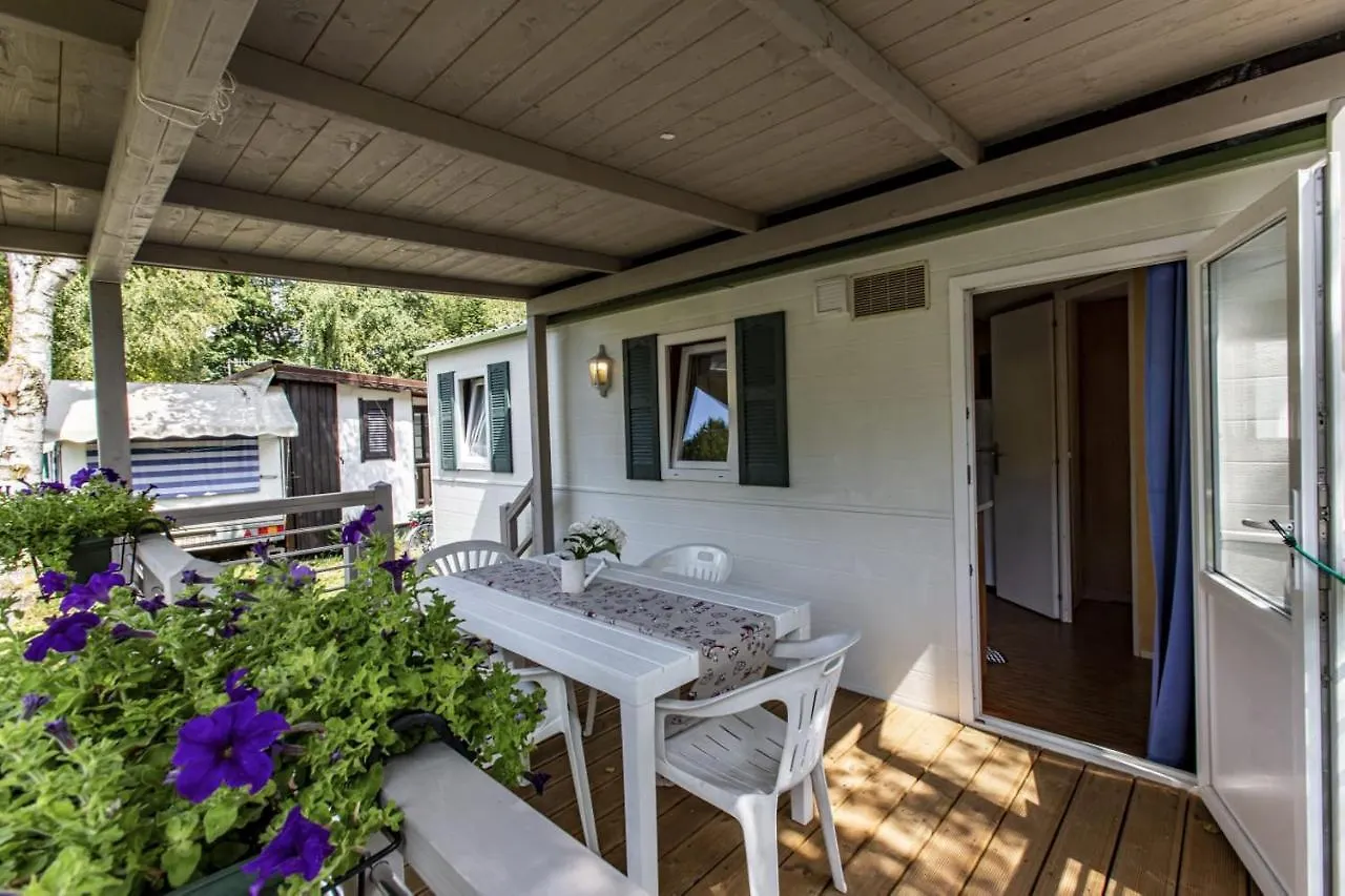 Camping Campeggio Ai Colli Fioriti Castiglione dʼIntelvi